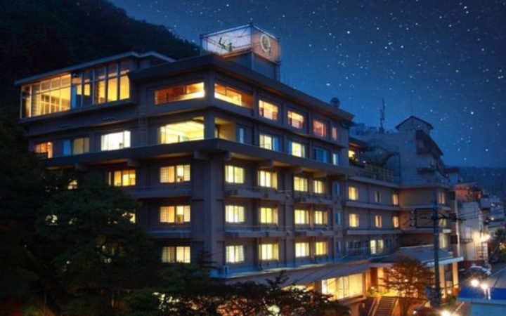 夜にたたずむ  しん喜