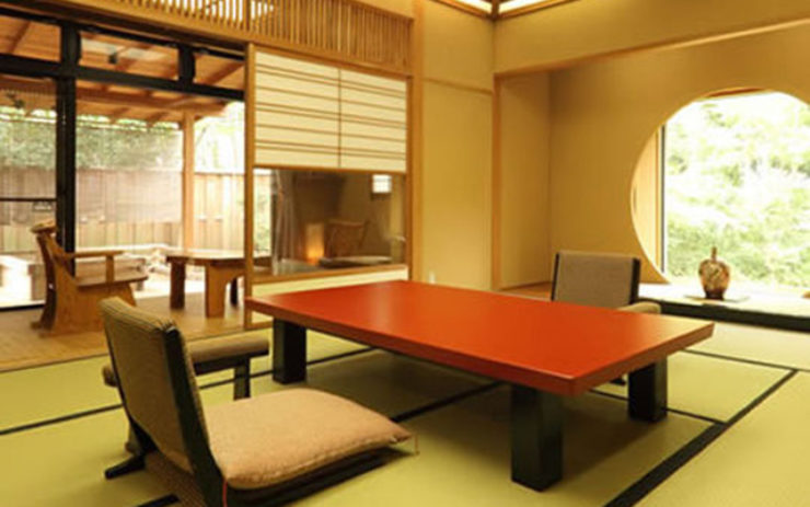 露天風呂付客室 芳春庵