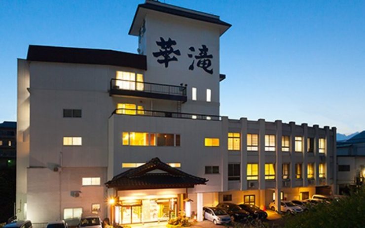 華滝の夜の外観