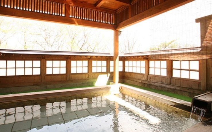 露天風呂 入り口からの視点