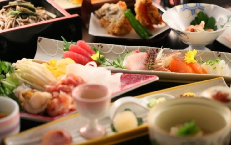 四季の食材を使った会席料理