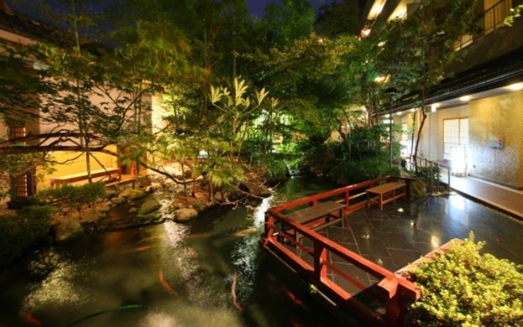 情緒溢れる日本庭園