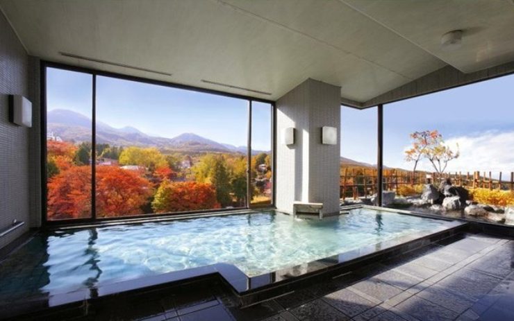 伊香保の四季を感じれる展望大浴場(内湯)