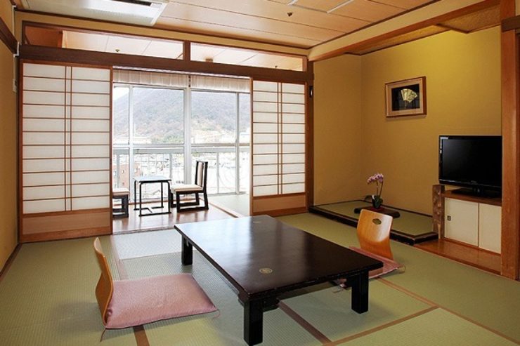 ゆったり寛げる和室の客室