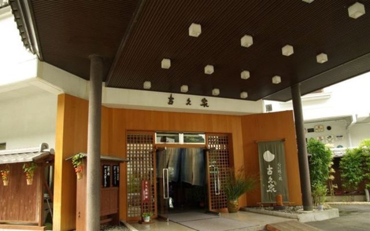 趣がある正面玄関