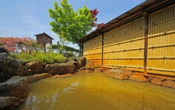 別アングルの露天風呂