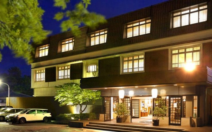 塚越屋七兵衛の夜の景観