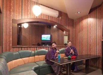 カラオケルームその1