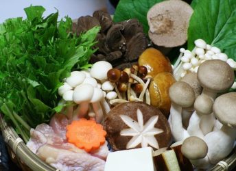 山の幸がふんだんに入った心温まる鍋