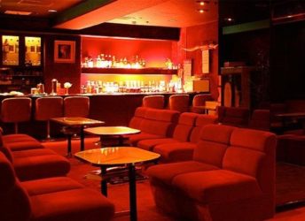 ラウンジ「楽苑」