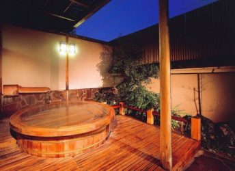 檜造りの露天風呂