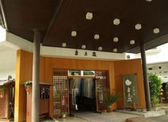 趣がある正面玄関