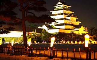 鶴ヶ城のライトアップ