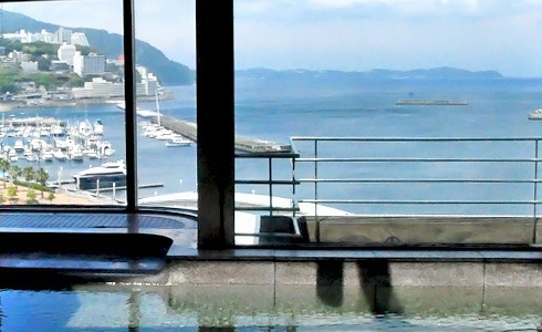 熱海温泉の大浴場