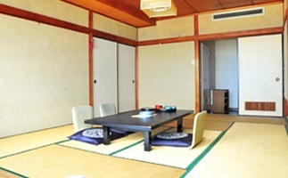 庶民的な客室だから、気が抜ける