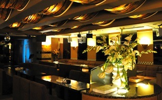 洗練されたラウンジ