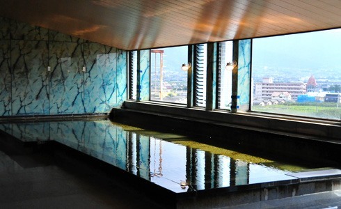 石和温泉の大浴場