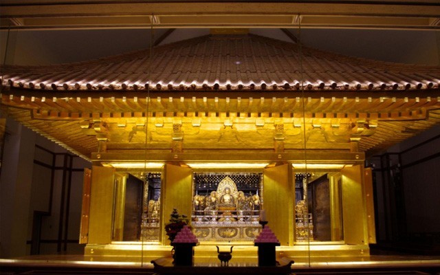 中尊寺金色堂