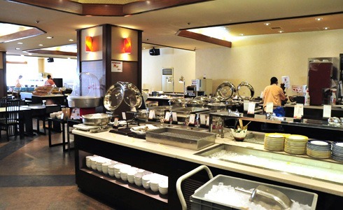 ビュッフェスタイルの朝食