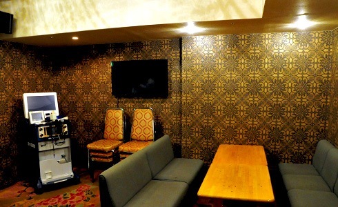 スーパーコンパニオンとカラオケ