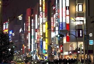 深夜のネオン街