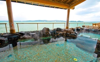 温泉旅館の露天風呂