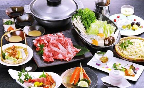 温泉の会席料理の画像