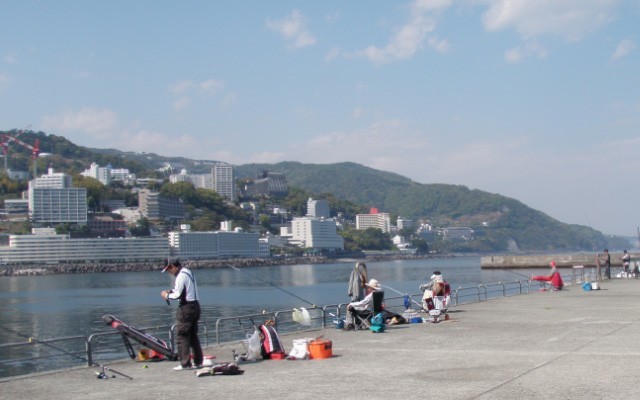 熱海港で海釣り​