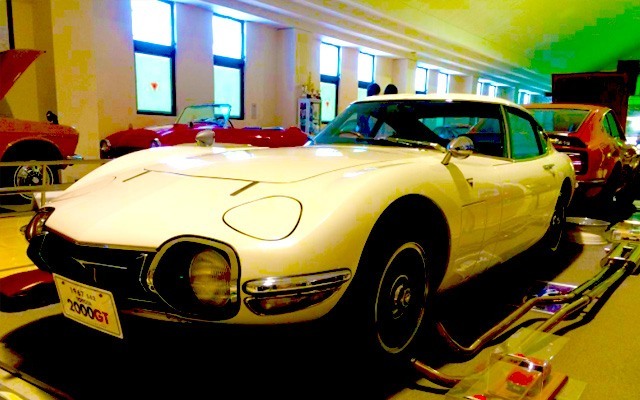 おもちゃと人形・自動車博物館のレトロな自動車