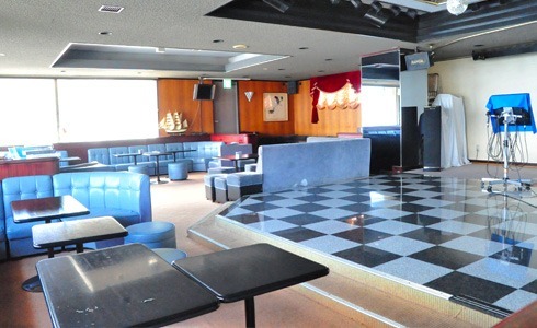 二次会ではカラオケ