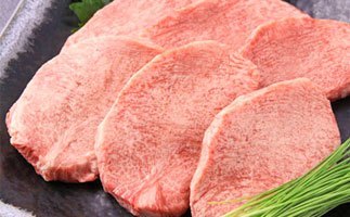 牛タンの炭火焼き