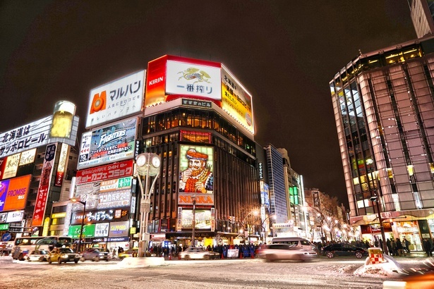 すすきの交差点画像