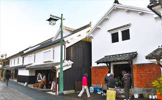 塩田津の白壁の町並み