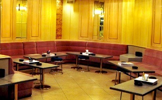 カラオケボックス