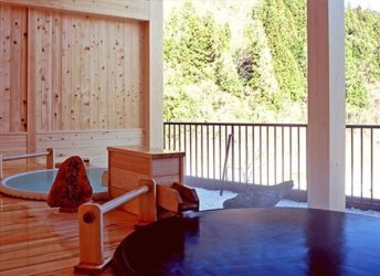 陶器露天風呂　星のささやき・月のほほえみ